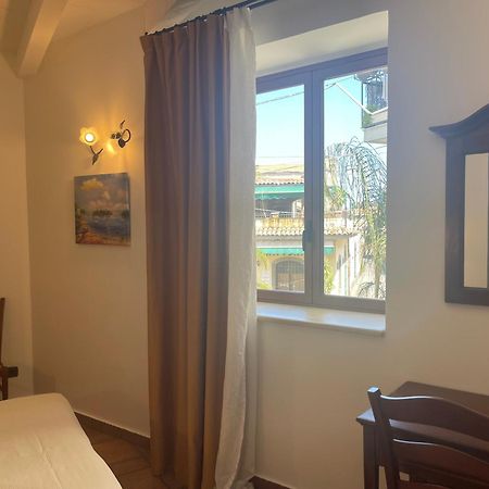 Hotel Capomulini 3 Stelle Acireale Dış mekan fotoğraf