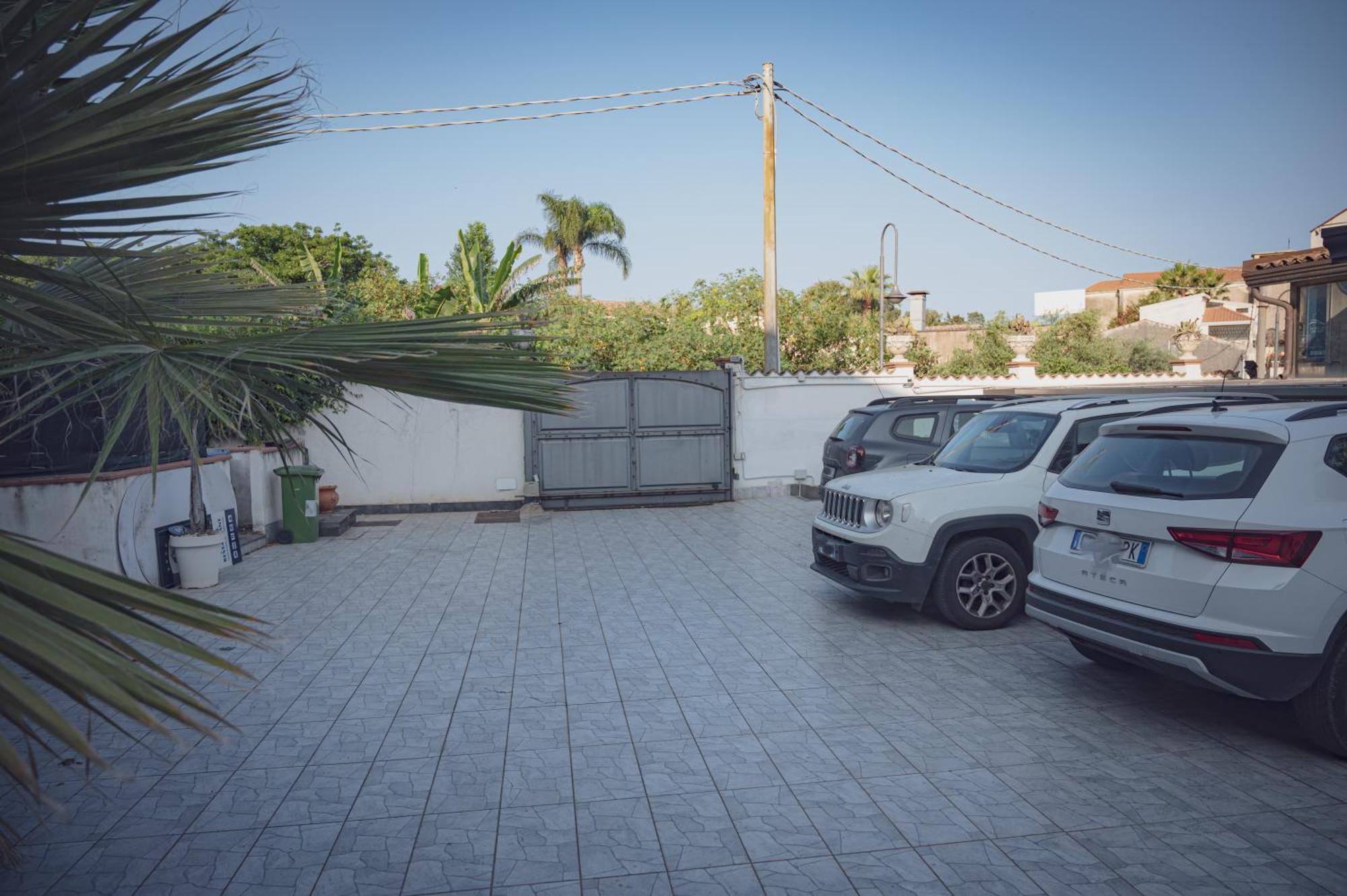 Hotel Capomulini 3 Stelle Acireale Dış mekan fotoğraf