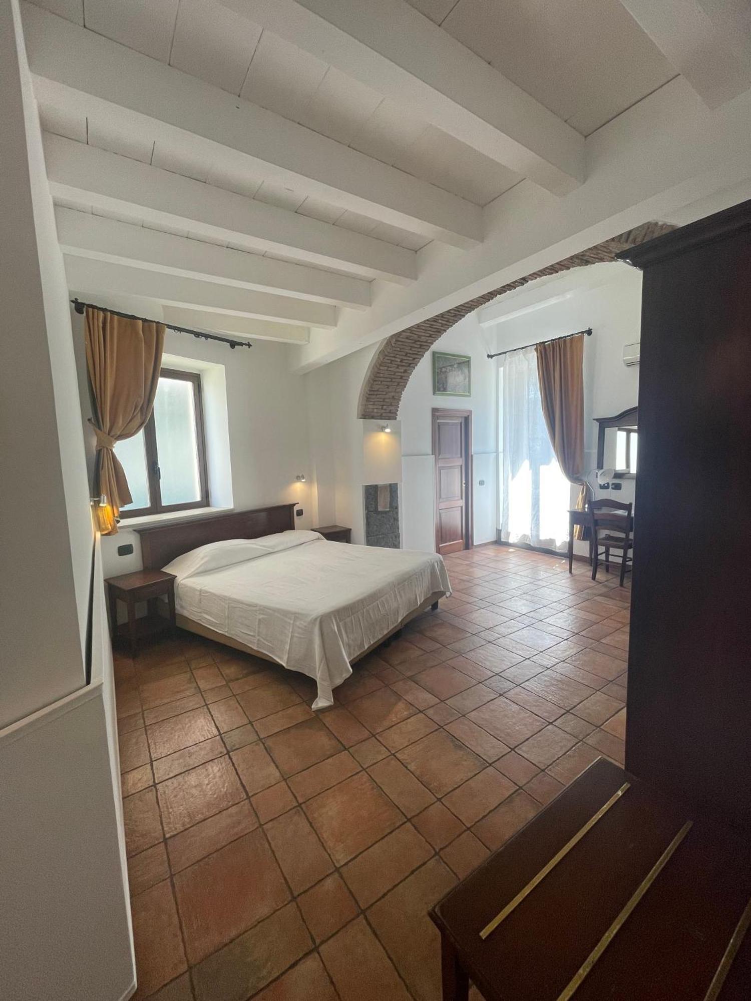 Hotel Capomulini 3 Stelle Acireale Dış mekan fotoğraf