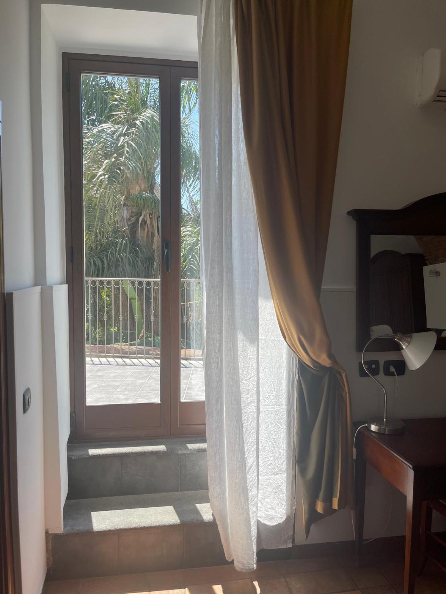 Hotel Capomulini 3 Stelle Acireale Dış mekan fotoğraf