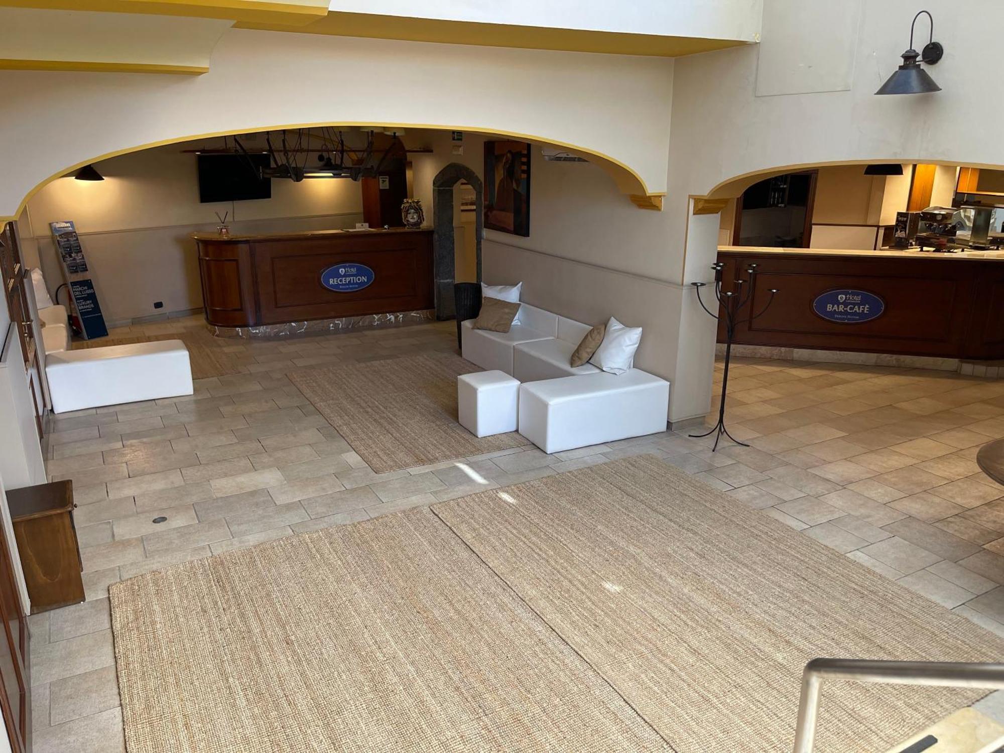 Hotel Capomulini 3 Stelle Acireale Dış mekan fotoğraf