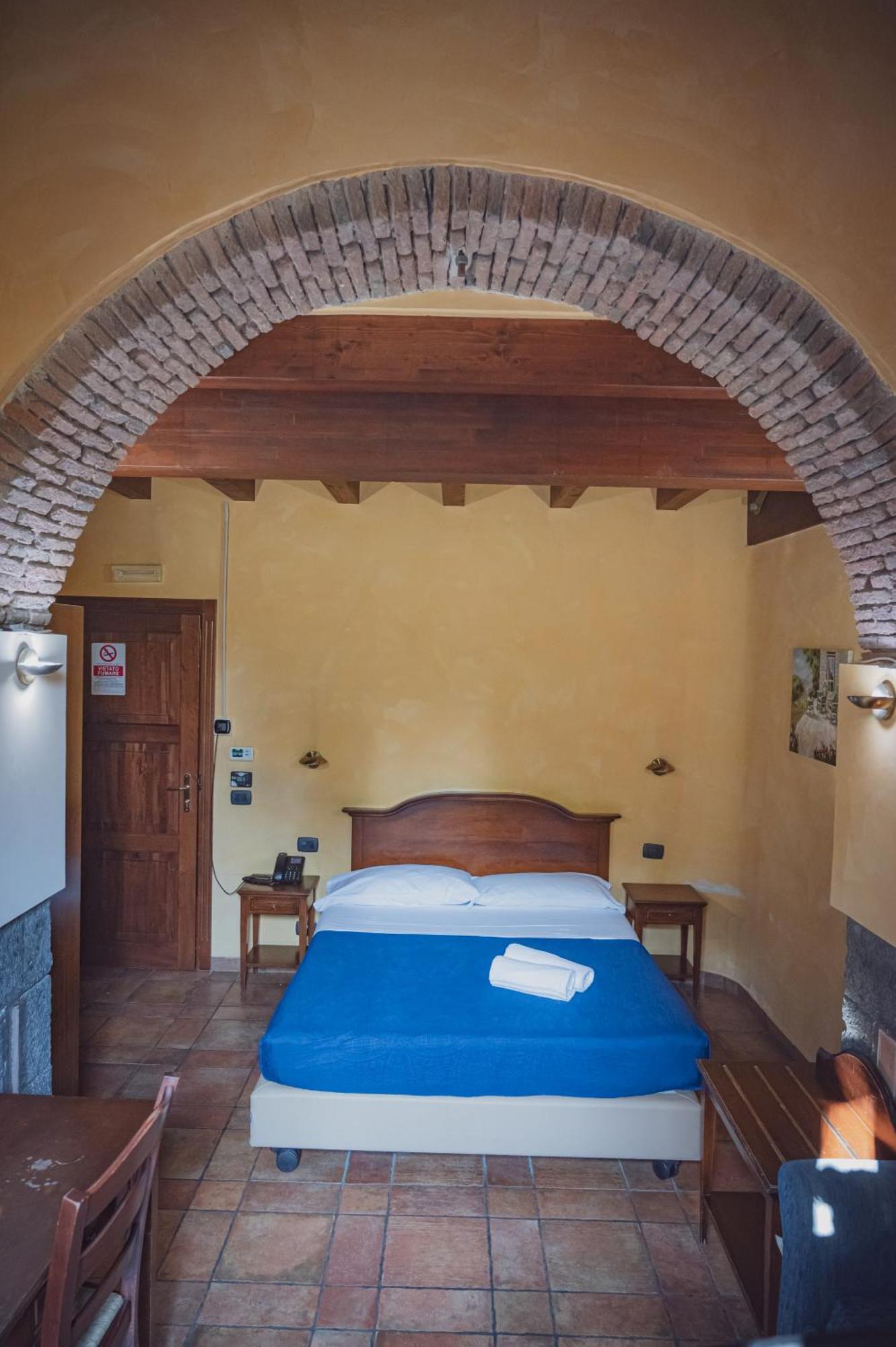 Hotel Capomulini 3 Stelle Acireale Dış mekan fotoğraf