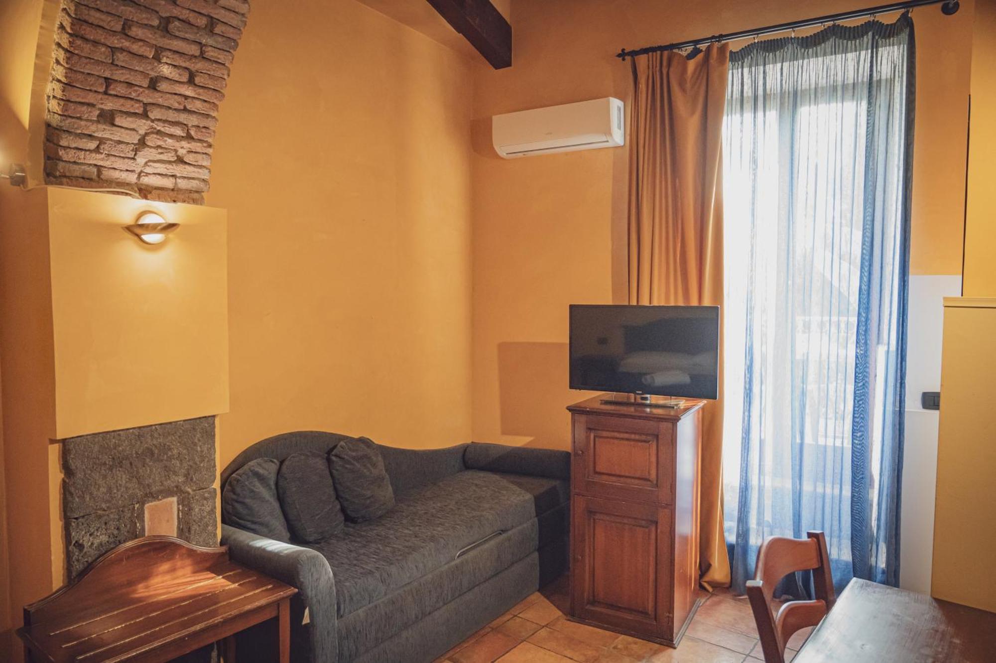 Hotel Capomulini 3 Stelle Acireale Dış mekan fotoğraf